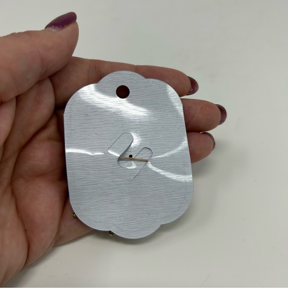 Vintage Style Victorian Lady Cameo Brooch Flower and Leaf Border Rhinestones - Picture 4 of 6